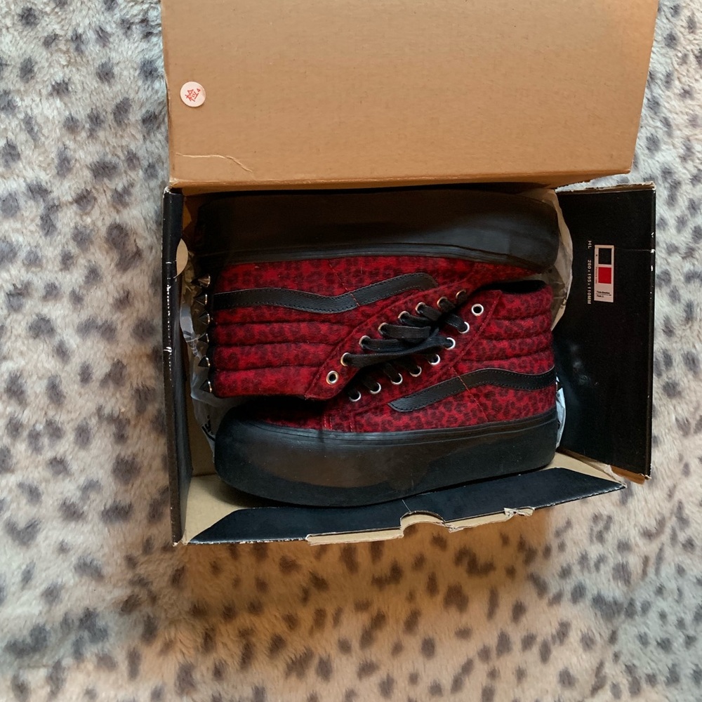 SOLD ON DEPOP 7/11/19 - Picture 2 of 5